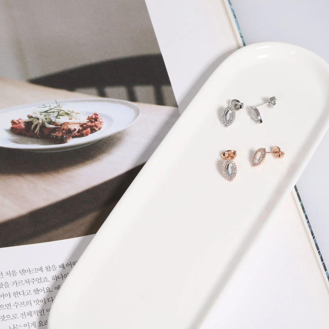 Eldora Earrings White -PAUL BRIAL- DynaMart